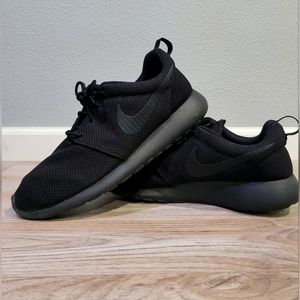 Nike Roshe Triple Black SZ11m